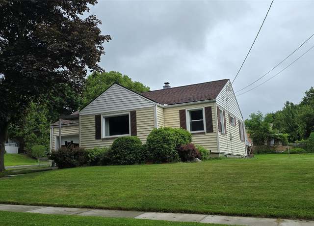 Property at 124 Bigelow St, Binghamton, NY 13904, 2 beds, 1.5 baths