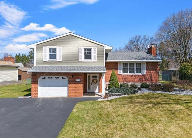 Property at 130 Elaine Dr, Binghamton, NY 13905, 3 beds, 1.5 baths