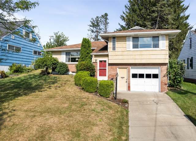 Property at 32 Grandview Ave, Binghamton, NY 13904, 2 beds, 1 bath