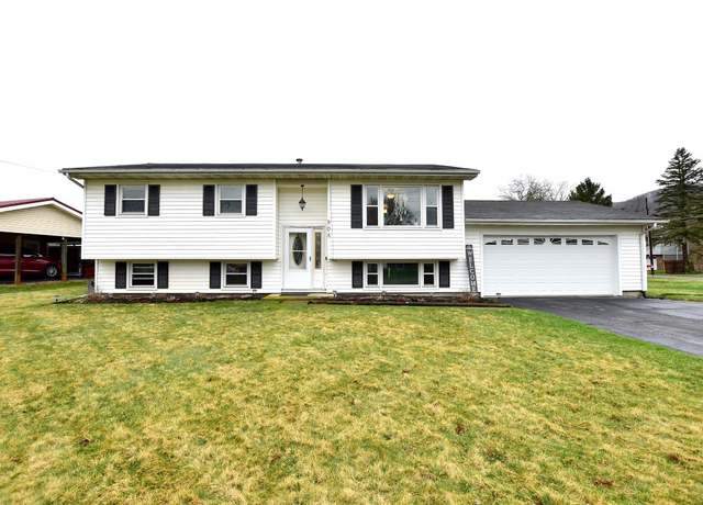 Property at 505 Palomino Mnr, Elmira, NY 14901, 4 beds, 2 baths