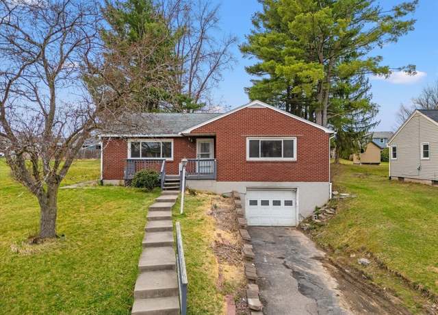Property at 2829 Country Club Rd, Endwell, NY 13760, 3 beds, 1.5 baths