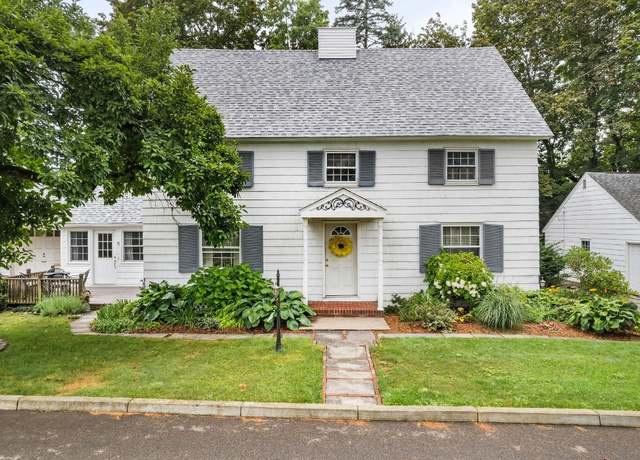 Property at 4 Hadsell Ct, Binghamton, NY 13901, 4 beds, 2 baths