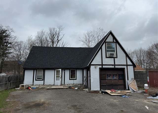 Property at 12 Fuller Rd, Binghamton, NY 13901, 3 beds, 1.5 baths