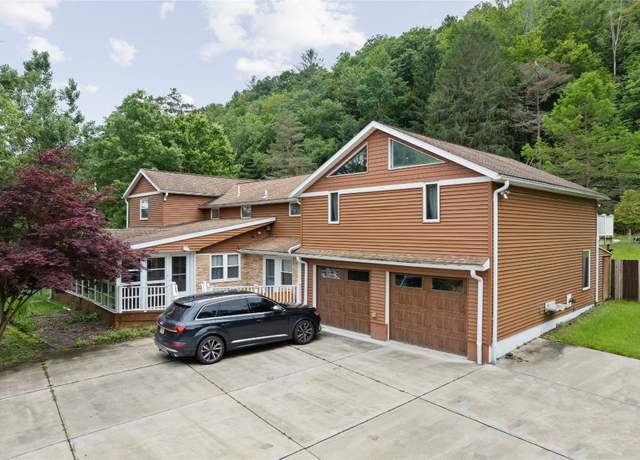 Property at 453 Grippen Rd, Vestal, NY 13850, 8 beds, 5 baths