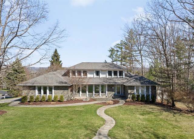 Property at 2501 Oak Hollow Rd, Vestal, NY 13850, 3 beds, 3.5 baths