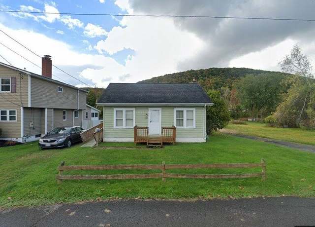 Property at 1700 King St, Vestal, NY 13850, 3 beds, 1 bath
