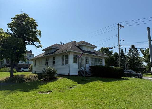 Property at 100 Hooper Rd, Endicott, NY 13760, 2 beds, 1.5 baths