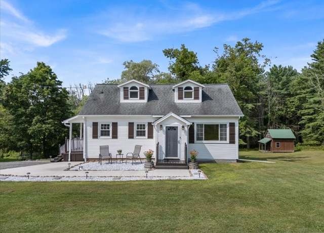 Property at 669 Oak Rd, Binghamton, NY 13901, 3 beds, 2 baths