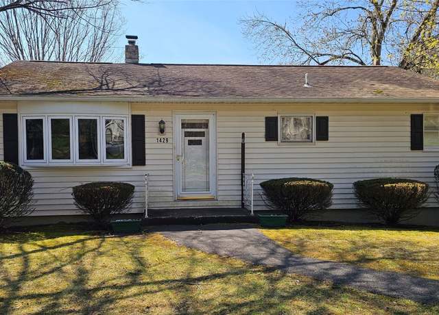 Property at 1429 River Rd, Binghamton, NY 13901, 3 beds, 1 bath