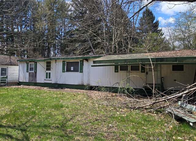 Property at 21 Deborah Dr, Binghamton, NY 13901, 2 beds, 1 bath
