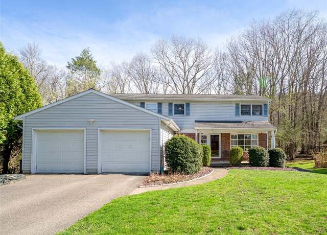 Property at 1912 Clover Dr, Vestal, NY 13850, 4 beds, 3 baths