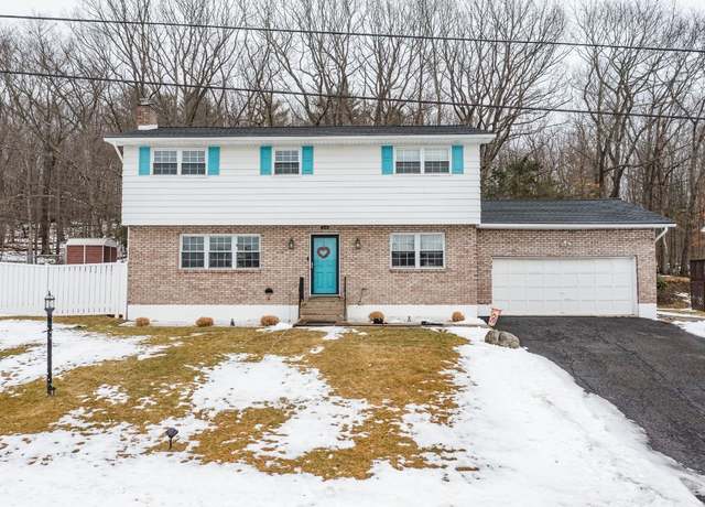 Property at 2426 Maria Blvd, Binghamton, NY 13903, 4 beds, 3 baths