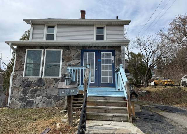 Property at 125 Bermond Ave, Endicott, NY 13760, 3 beds, 1.5 baths