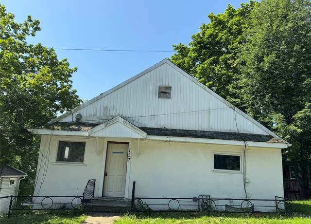 Property at 127 Bermond Ave, Endicott, NY 13760, 3 beds, 2 baths