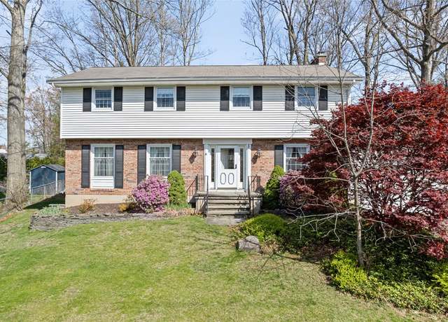 Property at 2621 Stamford Dr, Vestal, NY 13850, 4 beds, 2.5 baths