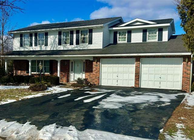 Property at 2719 Magnolia St, Endwell, NY 13760, 4 beds, 3.5 baths