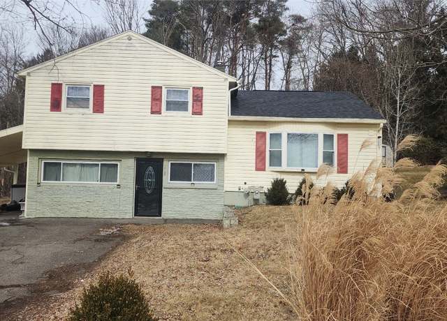 Property at 218 Ridgefield Rd, Endicott, NY 13760, 4 beds, 1.5 baths
