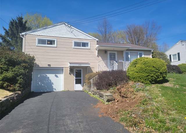 Property at 2721 Smith Dr, Endicott, NY 13760, 3 beds, 1 bath