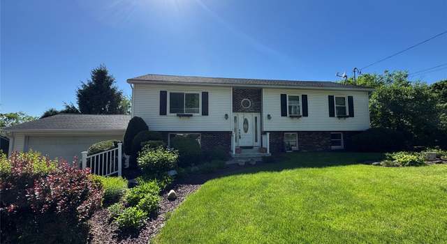 Photo of 829 Rosewood Ter, Endwell, NY 13760
