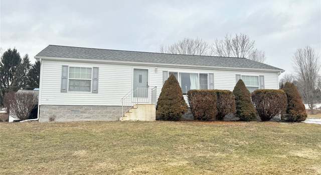 Photo of 154 Hotchkiss Rd, Chenango Forks, NY 13746
