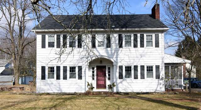 Photo of 905 Vestal Rd, Vestal, NY 13850