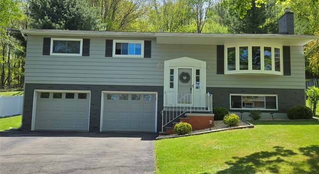 Photo of 4104 Drexel Dr, Vestal, NY 13850