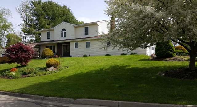 Photo of 3 Oakwood Dr, Apalachin, NY 13732