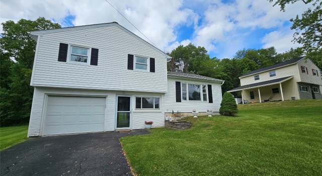 Photo of 220 Ridgefield Rd, Endicott, NY 13760