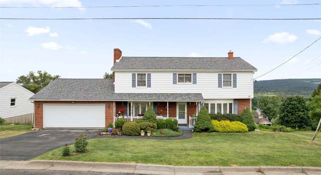 Photo of 33 Crescent Dr, Apalachin, NY 13732