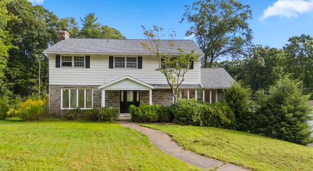 Photo of 4 Wellington Ct, Endicott, NY 13760