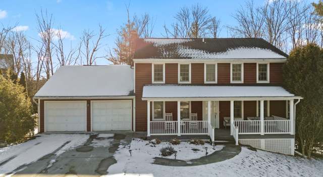 Photo of 16 Cedar Ct, Endicott, NY 13760