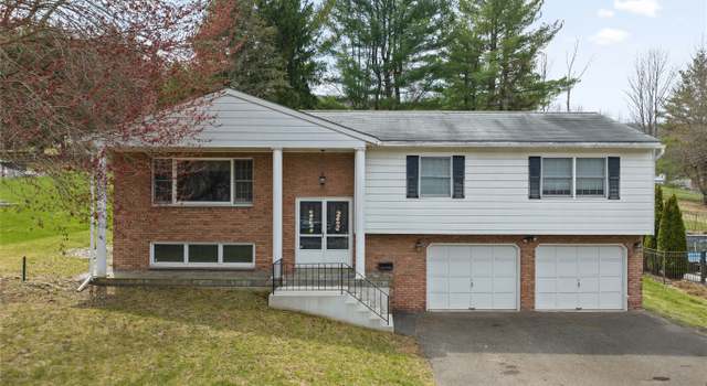 Photo of 4244 Emerson Pl, Vestal, NY 13850