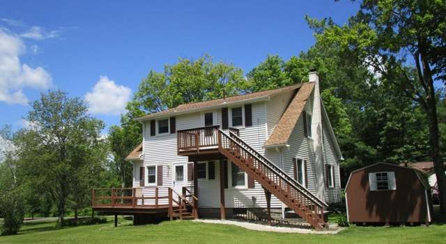 Photo of 1221 Echo Rd, Vestal, NY 13850
