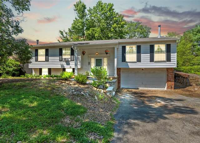 Property at 104 Pinewood Pl, Ithaca Town, NY 14850, 5 beds, 3 baths
