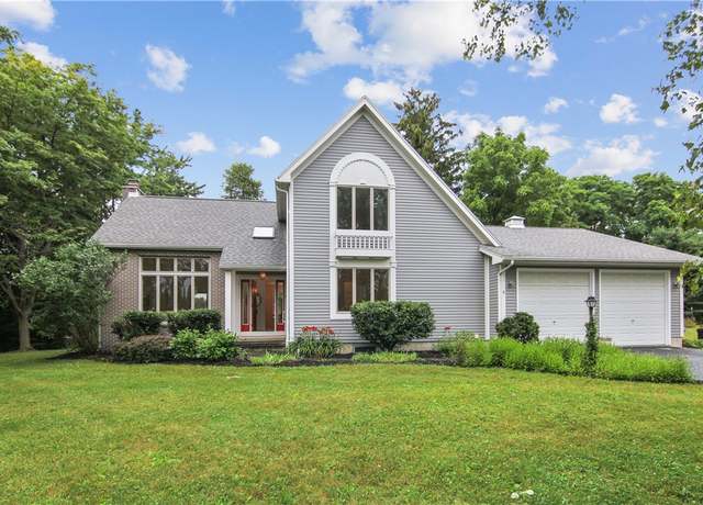 Property at 8 E Meadow Dr, Lansing, NY 14850, 3 beds, 2.5 baths