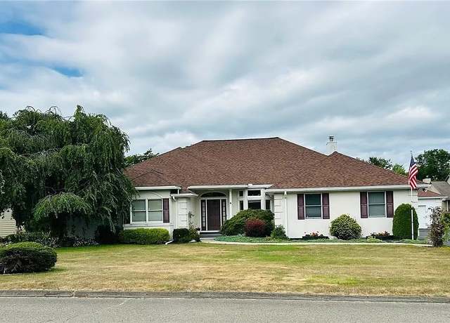 Property at 205 Kennedy Dr, Horseheads, NY 14845, 4 beds, 3 baths