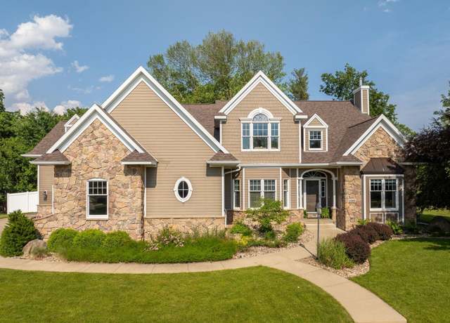 Property at 1205 Eagle Ridge Rd, Cedar Falls, IA 50613, 5 beds, 3.5 baths