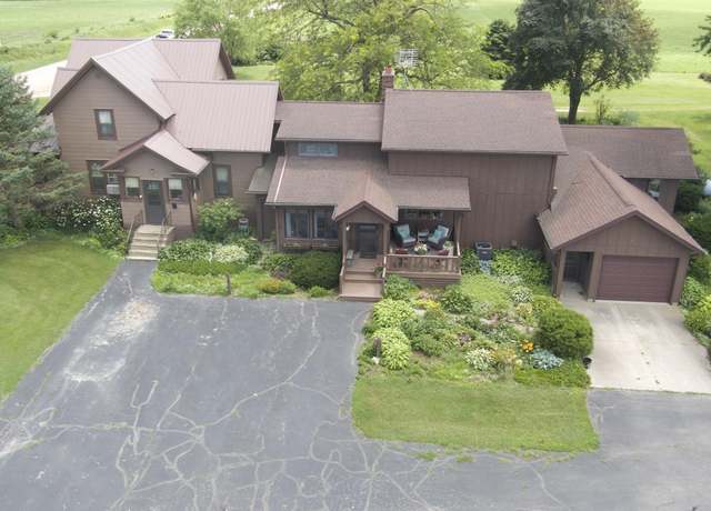 Property at 19665 T Ave, Hawkeye, IA 52147, 6 beds, 3.5 baths