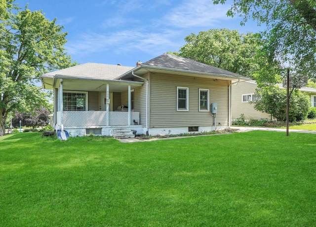 Property at 906 Newman Ave, Cedar Falls, IA 50613, 2 beds, 1 bath