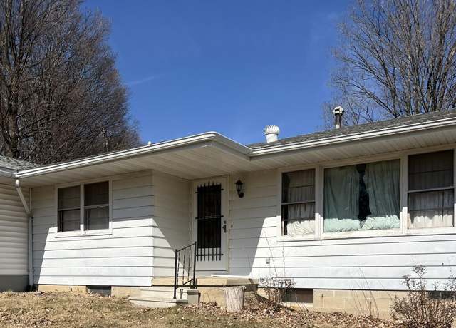 Property at 310 Volga St, Fayette, IA 52142, 4 beds, 2 baths