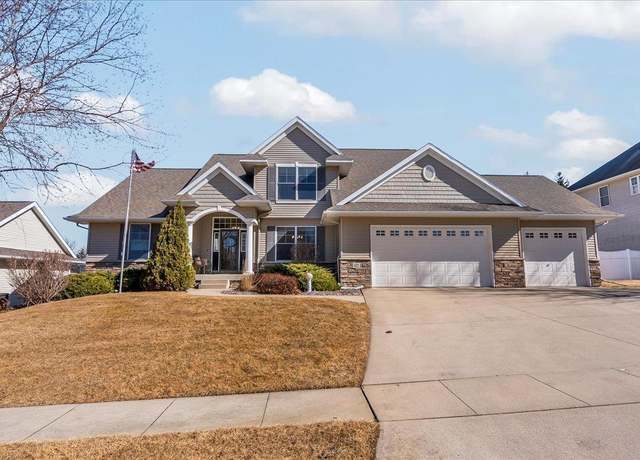 Property at 1021 S Ridge Dr, Cedar Falls, IA 50613, 5 beds, 3.5 baths