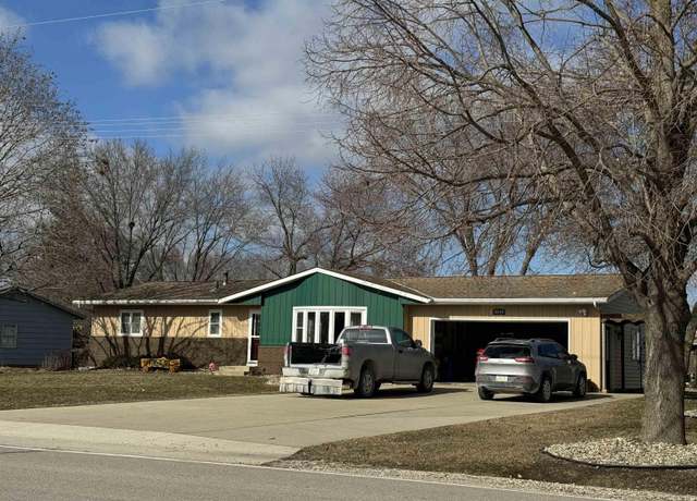 Property at 3019 Clark St, Charles City, IA 50616, 3 beds, 2.5 baths