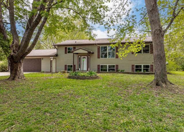 Property at 8825 Commanche Trl, Laporte City, IA 50651, 4 beds, 2 baths