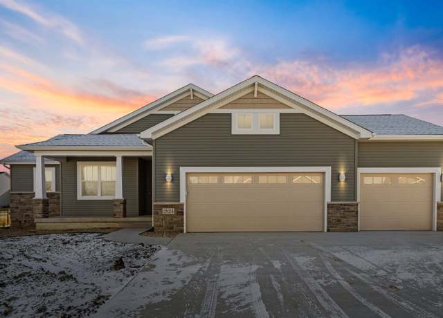 Property at 2824 Arbor Ridge Rd, Cedar Falls, IA 50613, 4 beds, 3 baths