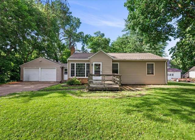 Property at 315 W 21st St, Cedar Falls, IA 50613, 4 beds, 2 baths