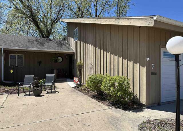 Property at 205 Ohio St #7, Decorah, IA 52101, 3 beds, 2 baths