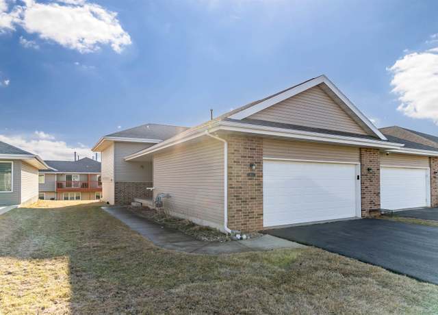 Property at 1431 Asbury Ln, Waterloo, IA 50701, 2 beds, 2 baths