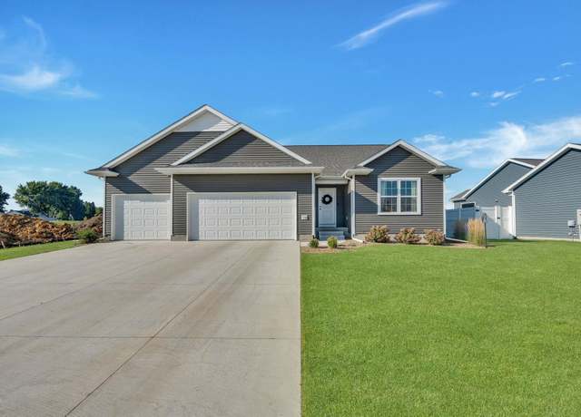 Property at 118 Goldcrest Ct, Waterloo, IA 50701, 3 beds, 2 baths