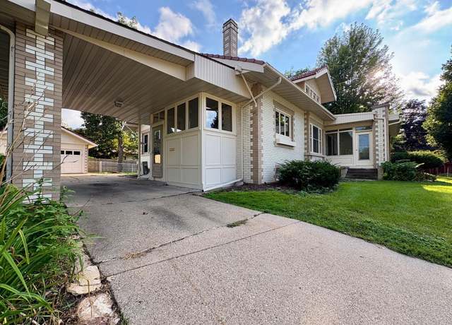 Property at 2103 Rainbow Dr, Cedar Falls, IA 50613, 4 beds, 2 baths