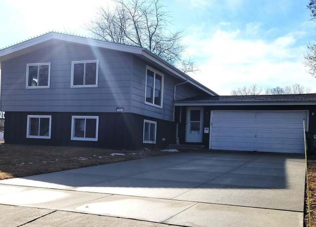 Property at 1104 Higby Dr, Cedar Falls, IA 50613, 4 beds, 2 baths